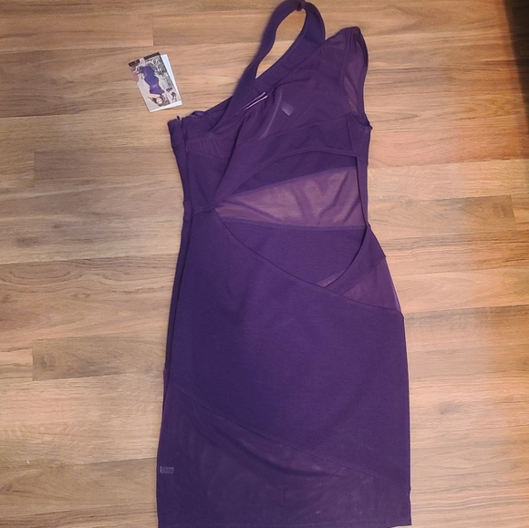 Dress - Picture 3 of 3